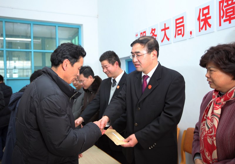 农民工夫妻生活_上海 农民工 收入(2)