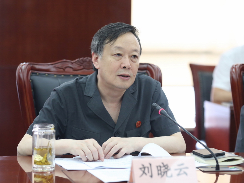 上海高院党组书记院长刘晓云主持召开院长办公会讲评工作部署任务