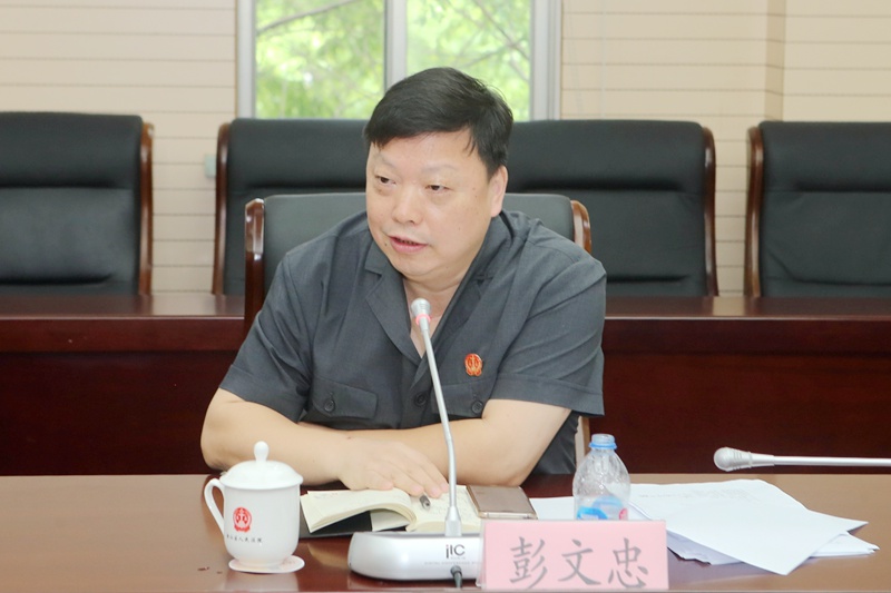 金山法院举行重温入党宣誓仪式暨庆祝建党99周年座谈会