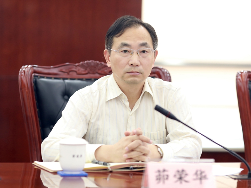 市高院党组副书记副院长茆荣华出席上海法院赴日喀则中院工作交流干警