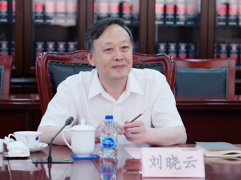 上海警备区到市高院走访交流市高院党组书记院长刘晓云出席座谈