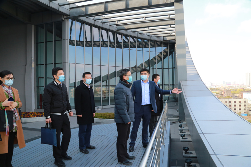 宝山法院党组书记院长张晓立一行至上海吴淞开发建设有限公司开展促