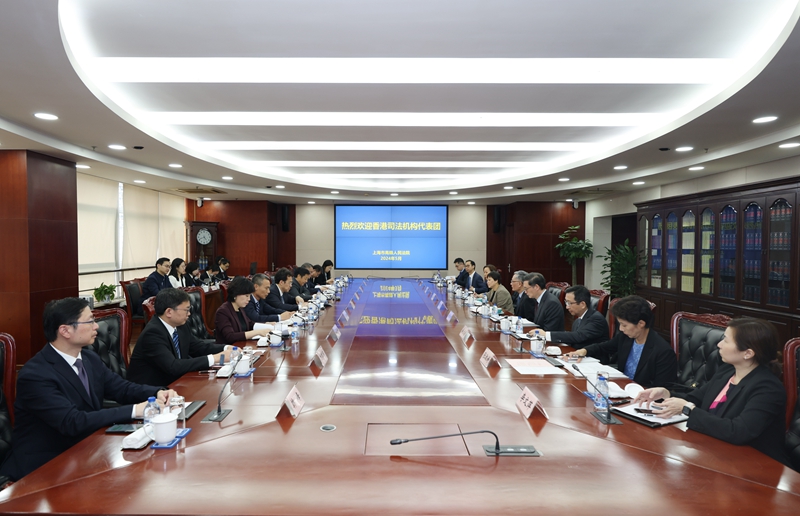 上海市高级人民法院网--香港特别行政区终审法院首席法官张举能一行参访市高院