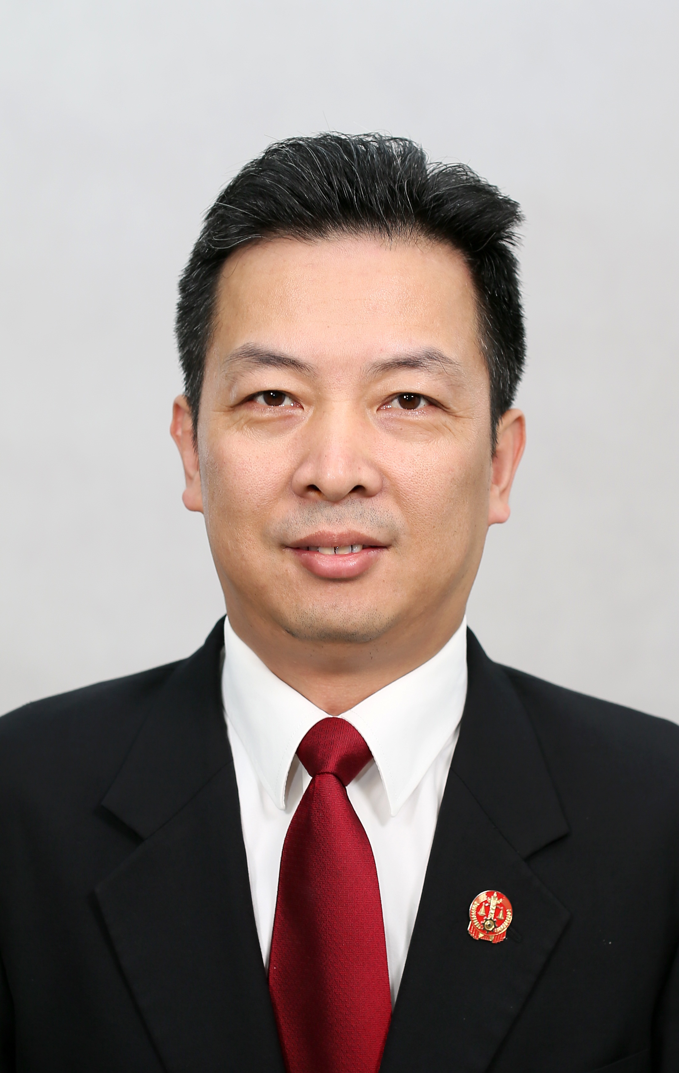 张春雷静安审判委员会委员四级高级法官